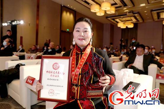 Qiao Jin Shuangmei, deputy to the National People's Congress: Getting rid of poverty is not the end point, so that intangible heritage can better help rural revitalization.